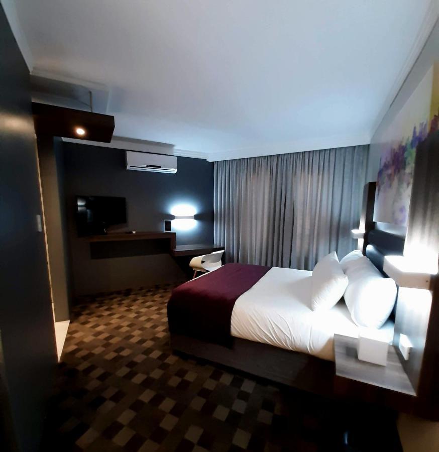 Palm Swift Luxury Accommodation Бритс Экстерьер фото